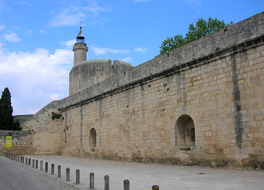 chateau et remparts d'Aigues-Mortes