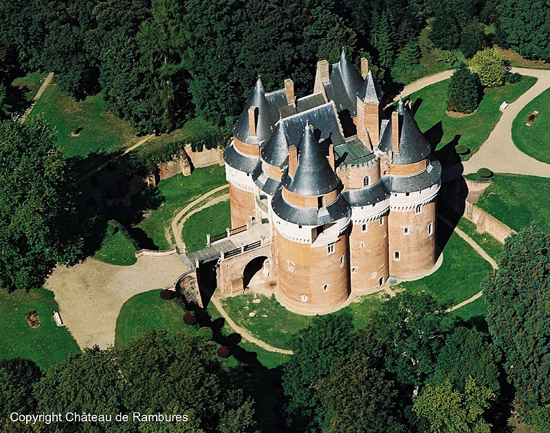 Chateau de RAMBURES, le chateau fort de Rambures, photos et histoire