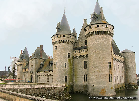 chateau de Sully sur Loire